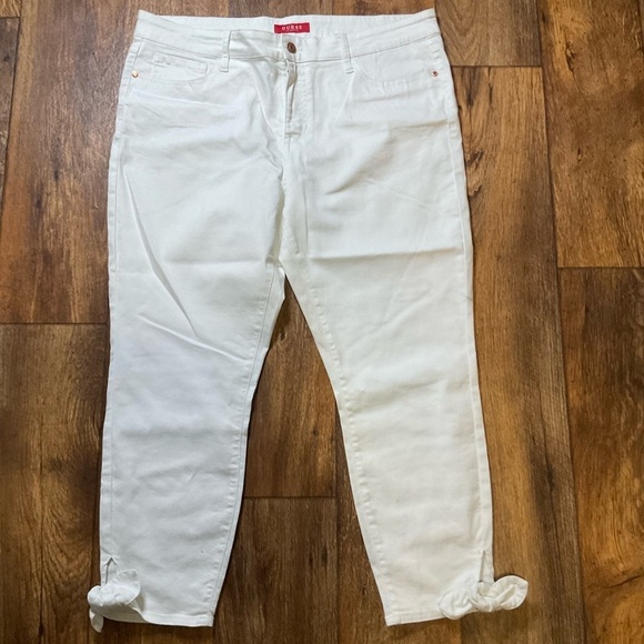 Guess White Denim Jeans Bow Hem Womens 34 Gold‎ Logo Stretch - Picture 2 of 12